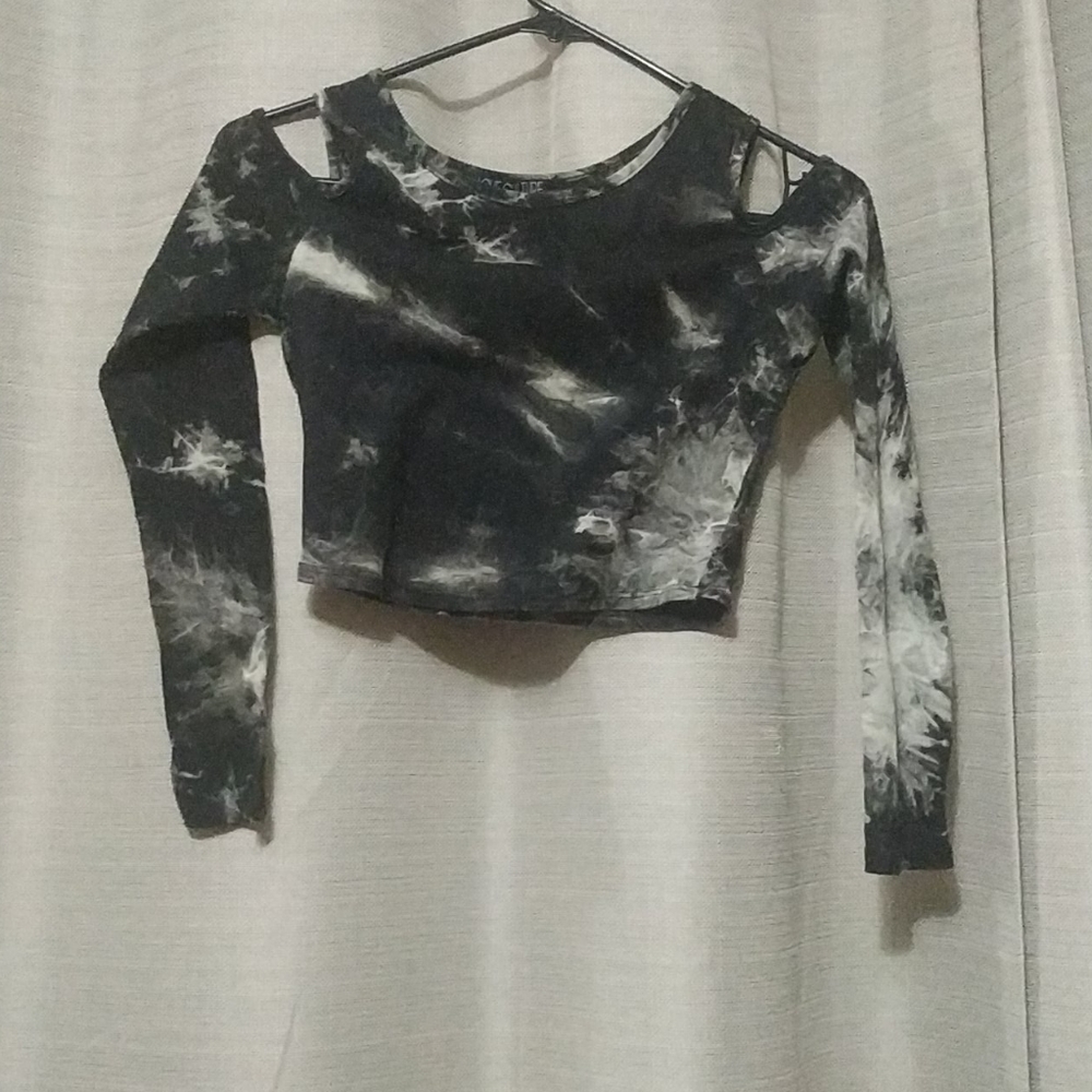 Girls open shoulder shirt